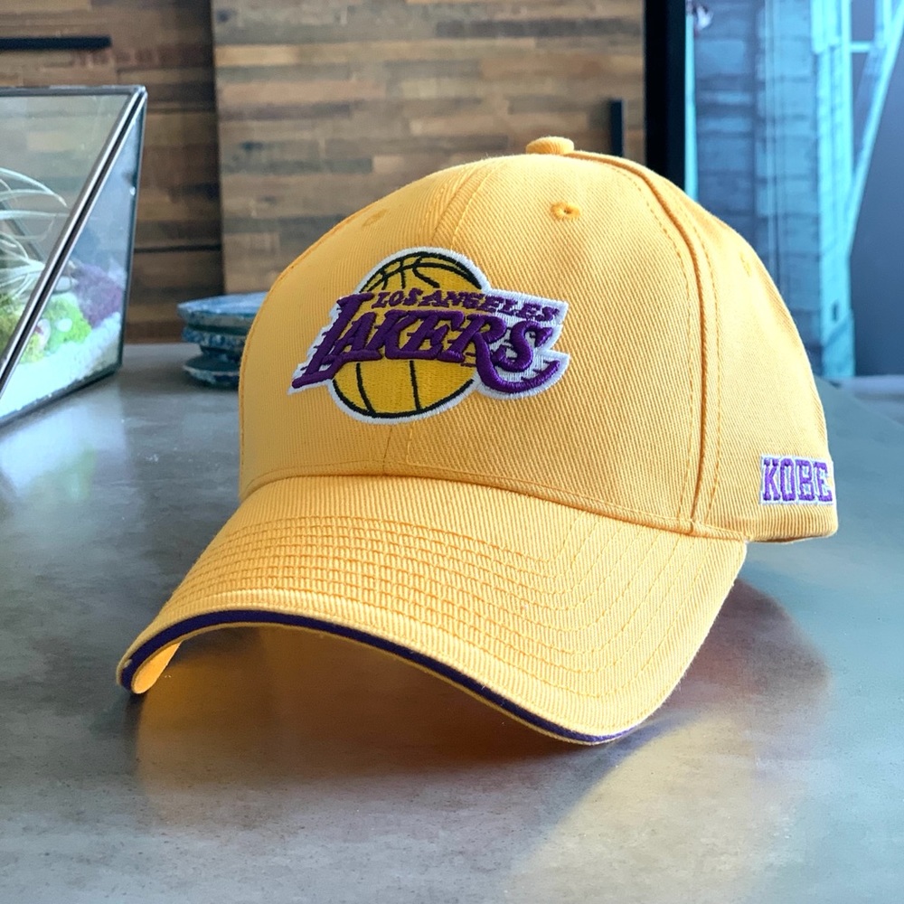 Los Angeles Lakers Retro Kobe #8 Hat- NWT
